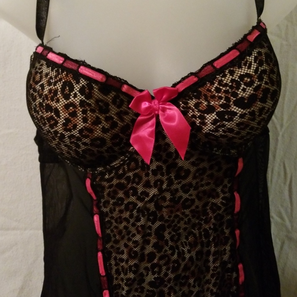 Lingerie - Picture 3 of 5